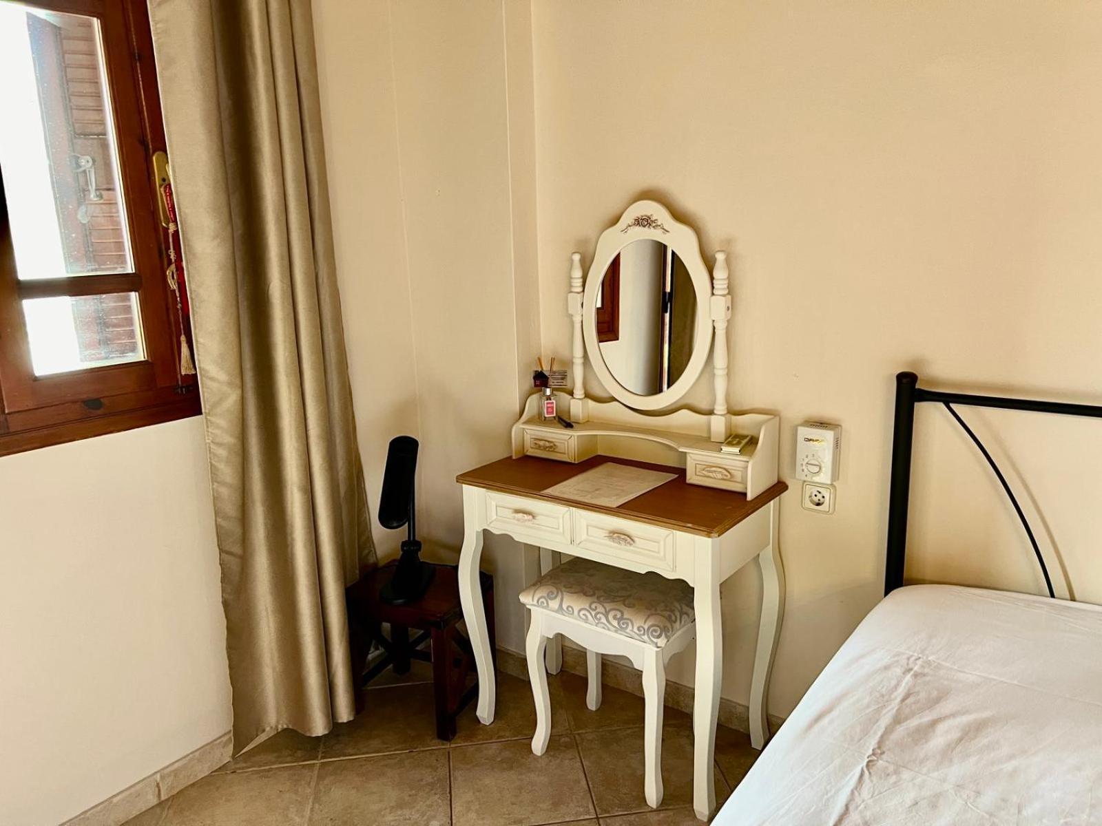 Στούντιο Κέντρου Άνω Πόλης Πάτρας Apartment Ngoại thất bức ảnh